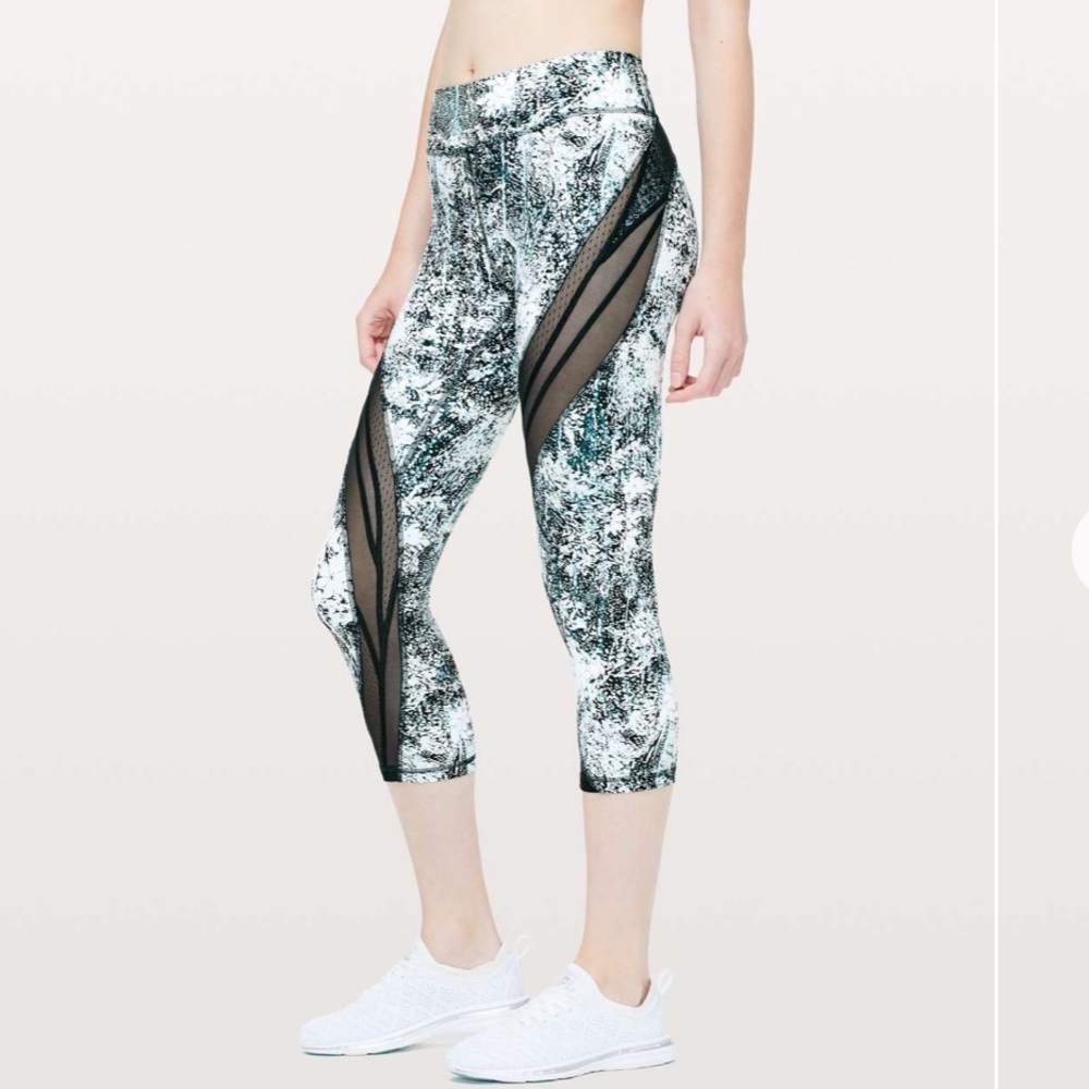 LULULEMON Never Still Crop Leggings Mesh Panels Size 6